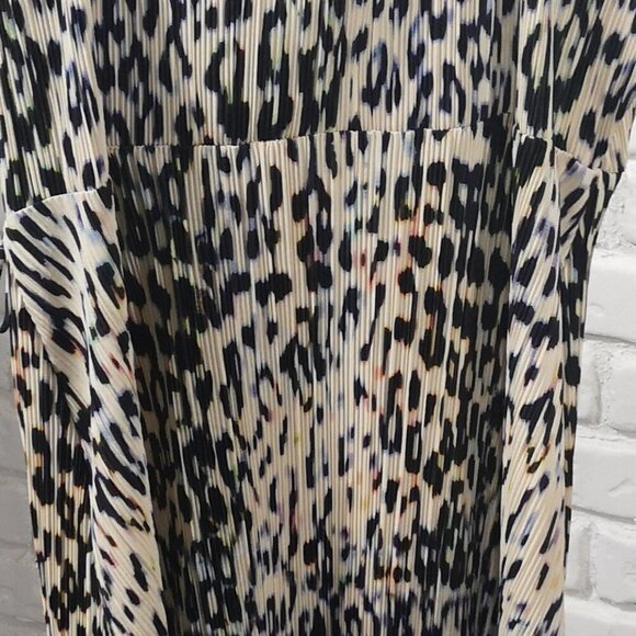 NWT H&M Ladies Size XL Multi Colored Pattern Tiny Pleats Maxi Length Dress - Picture 5 of 10